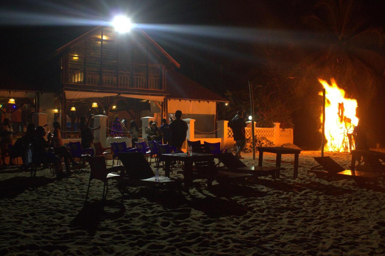 Charlestina Beach Resort Ampeni Kültér fotó