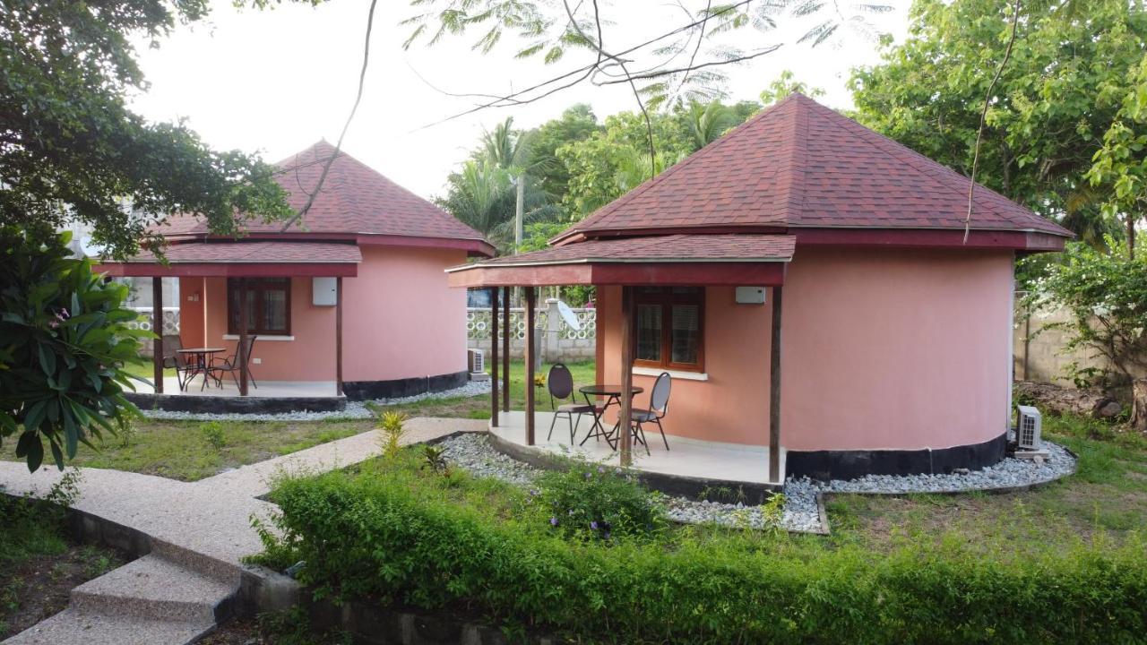 Charlestina Beach Resort Ampeni Kültér fotó