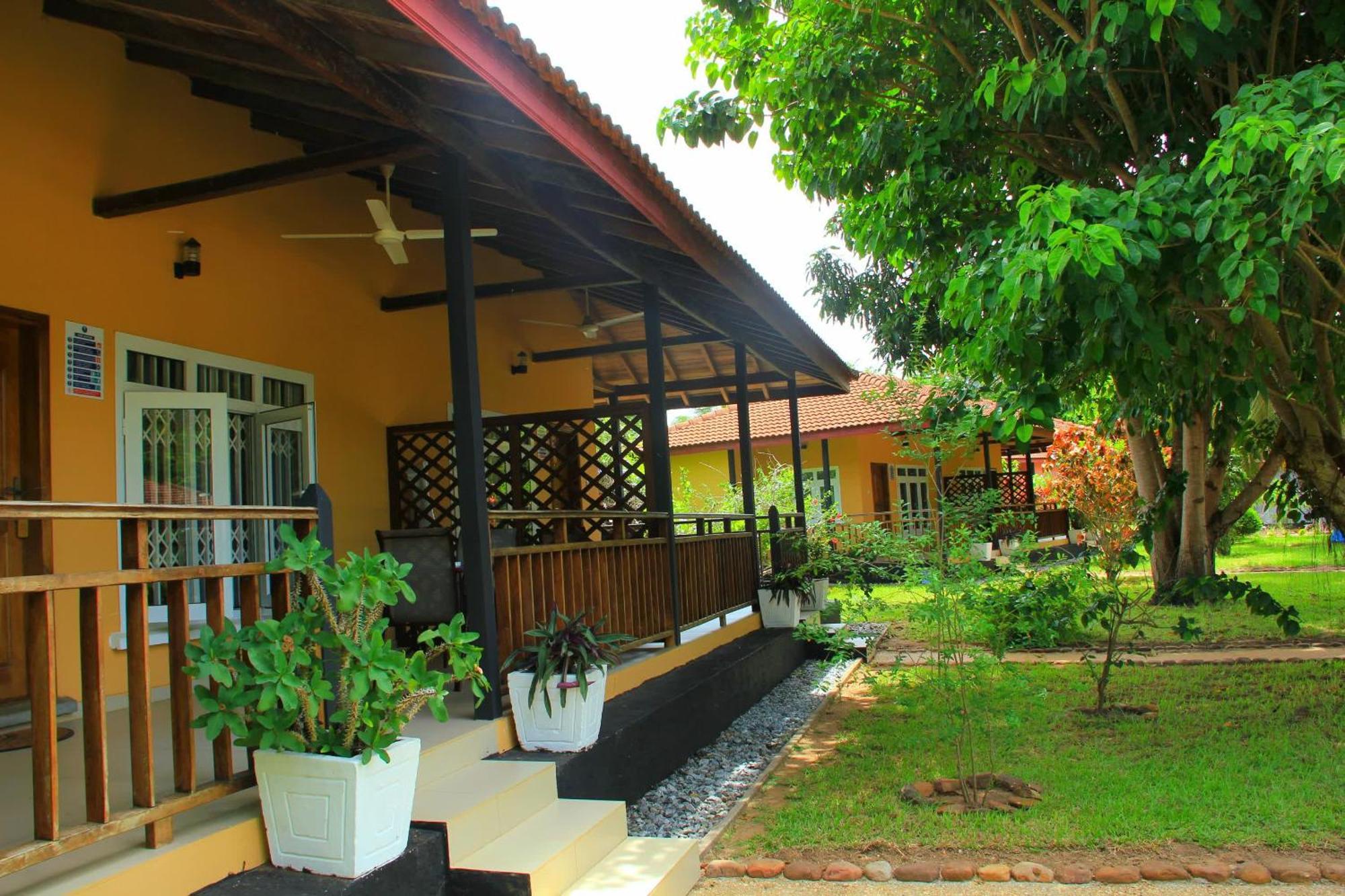 Charlestina Beach Resort Ampeni Kültér fotó