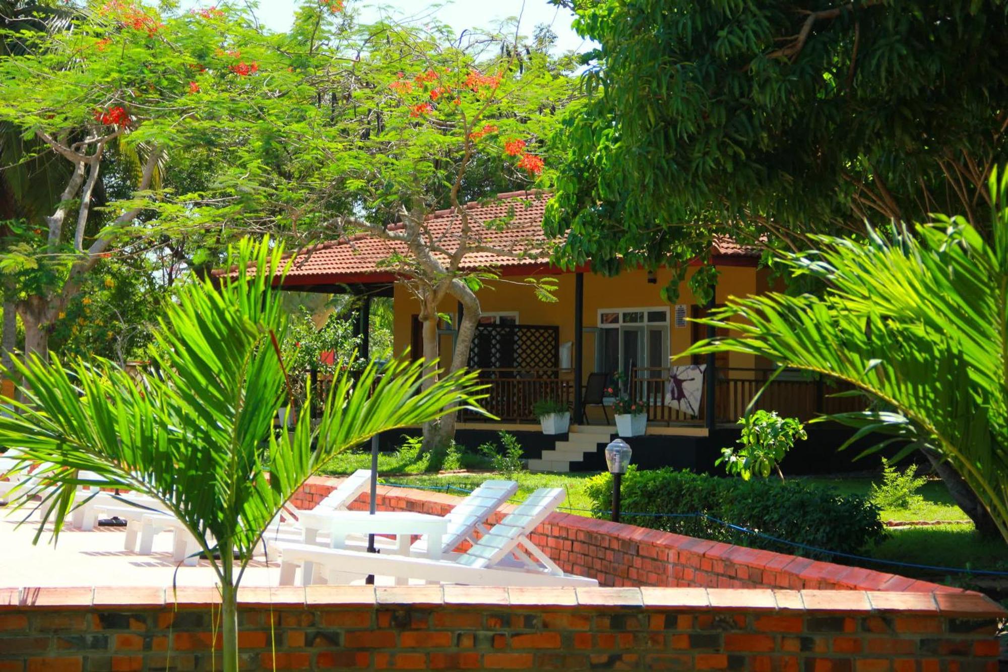 Charlestina Beach Resort Ampeni Kültér fotó